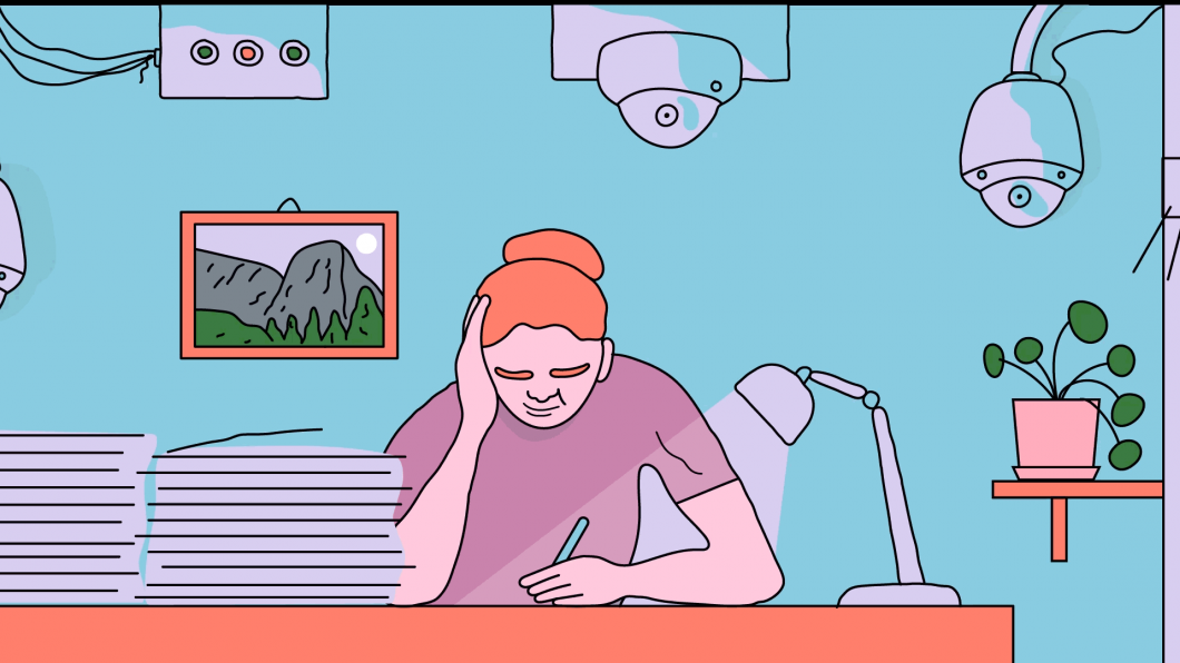 Een illustratie van een zorgmedewerker die nachtelijk administatiewerk aan het doen is onder cameratoezicht