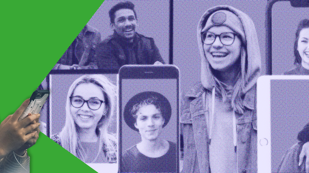 Vrouw met telefoon in de hand en telefoons met allerlei mensen op de achtergrond.